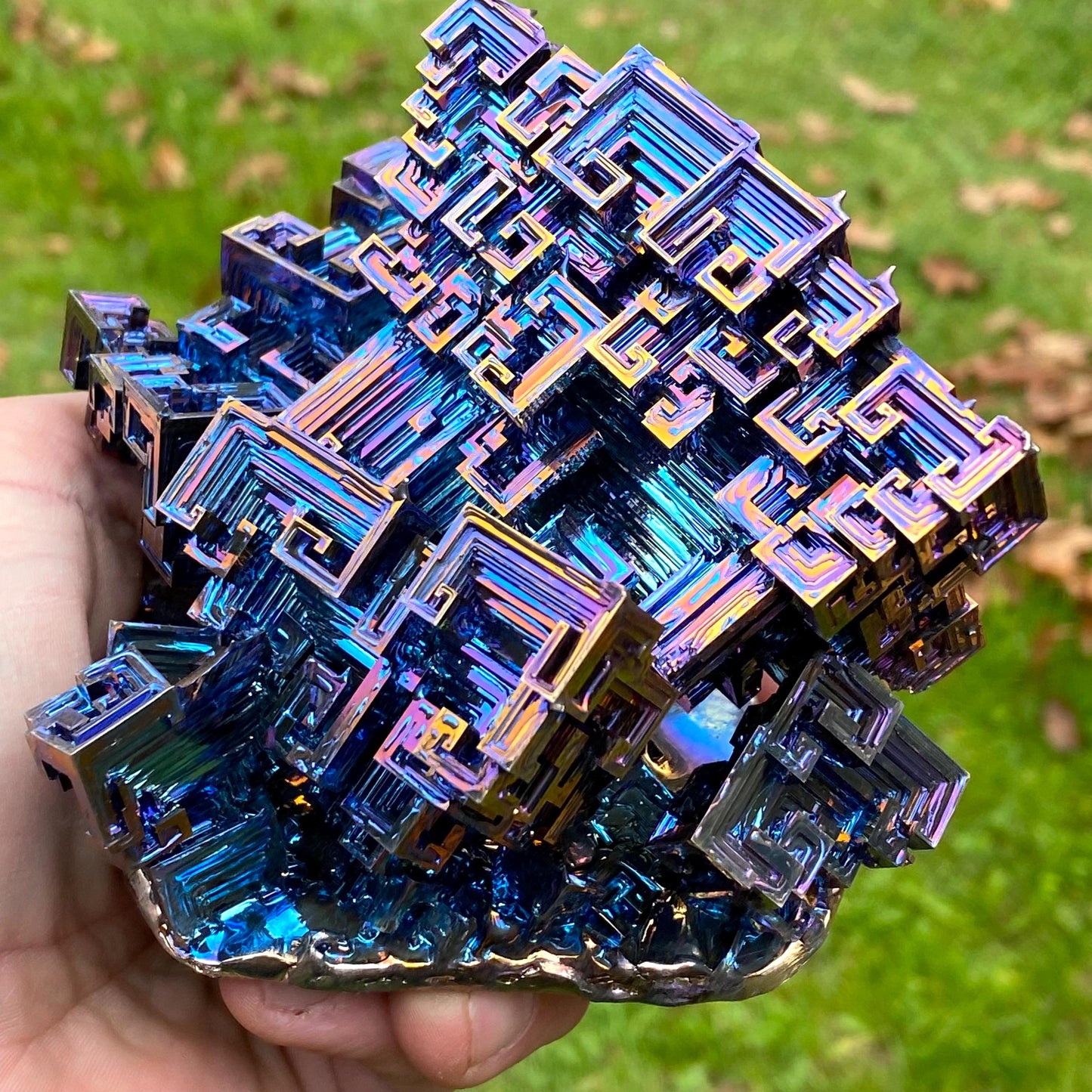 2.5 Pound / 40.5 Ounce Blue Bismuth Crystal - E17