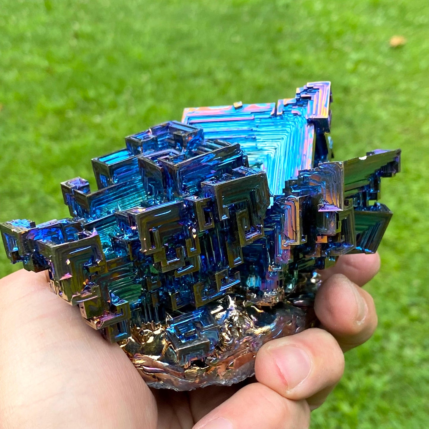 2.2 Pound / 35 Ounce Blue Bismuth Crystal - E32