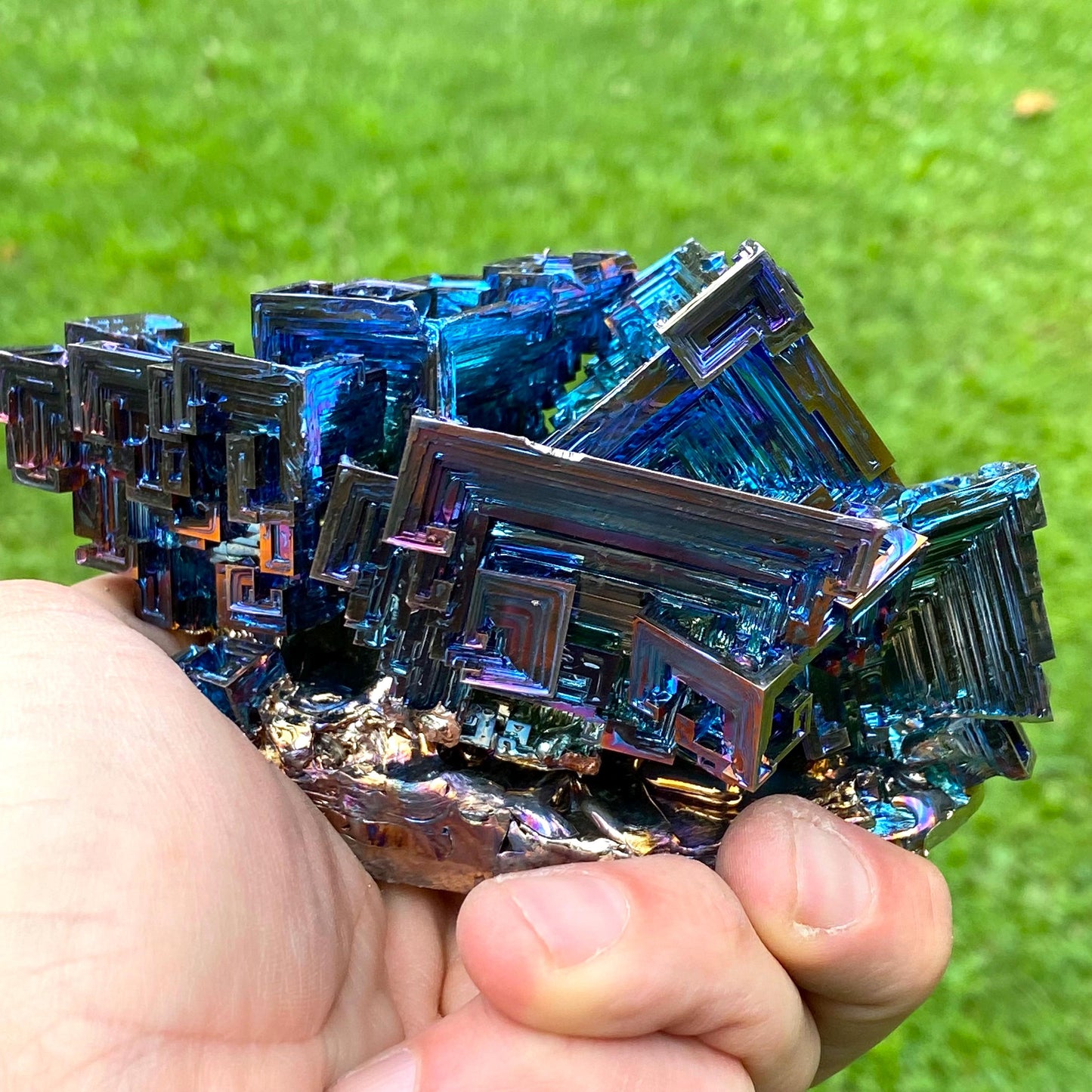 2.2 Pound / 35 Ounce Blue Bismuth Crystal - E32