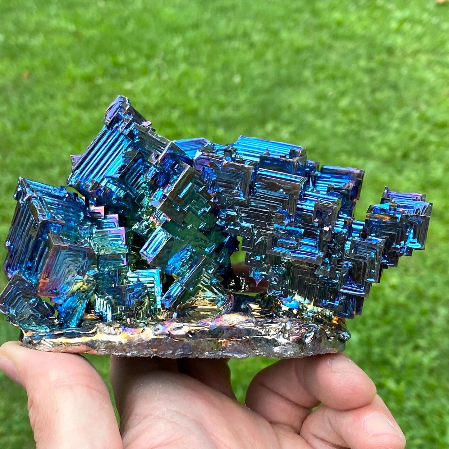 2.2 Pound / 35 Ounce Blue Bismuth Crystal - E32