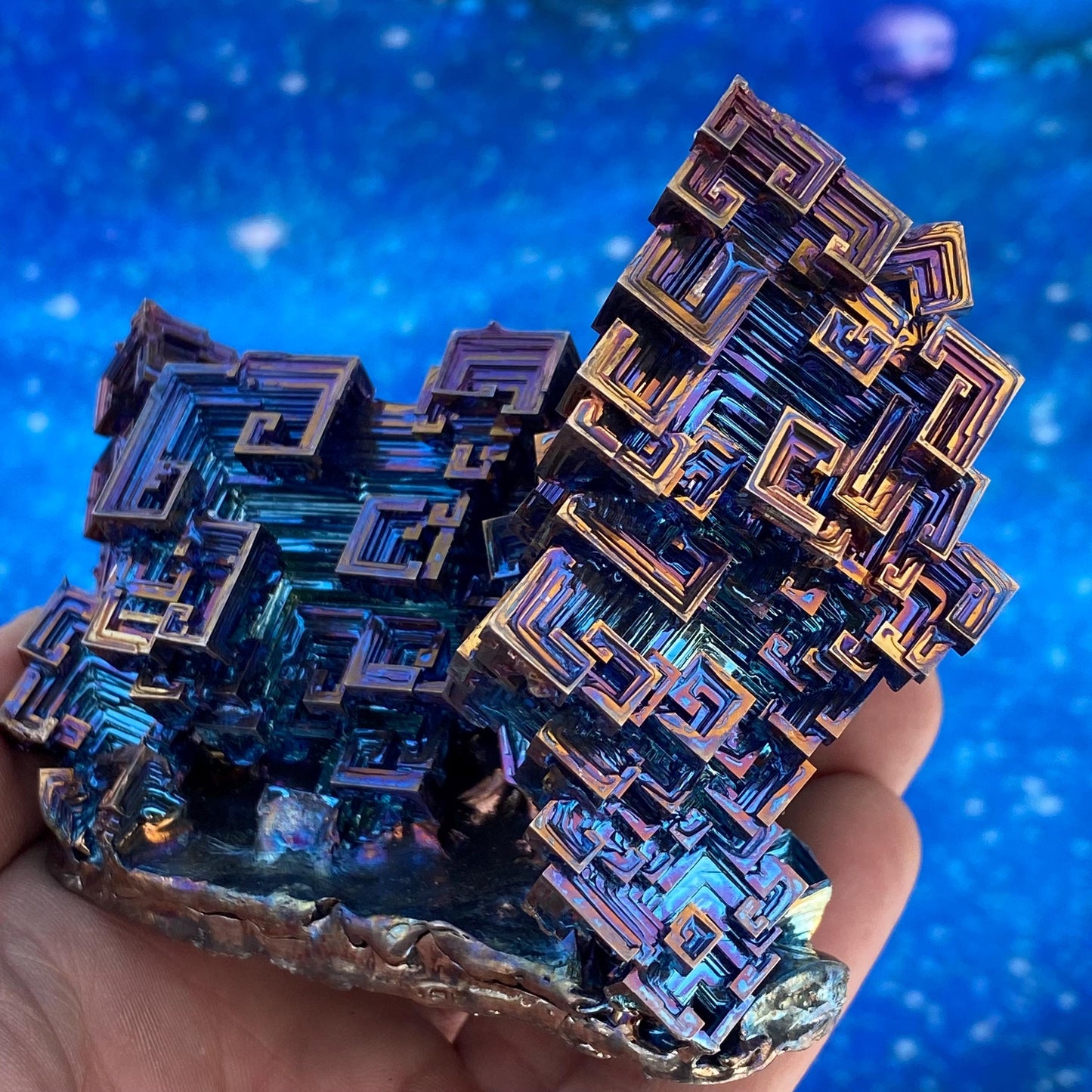 1.6 Pound / 26 Ounce Blue Bismuth Crystal - E43