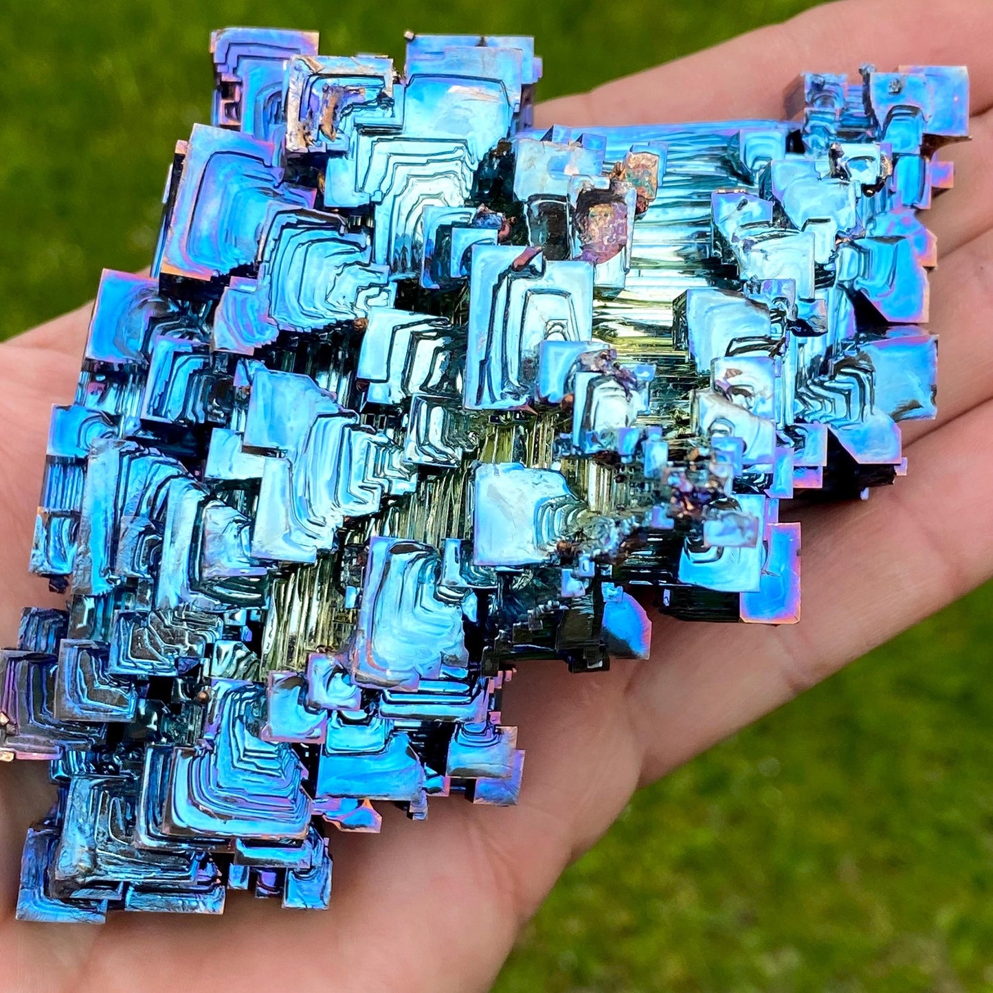 1.3 Pound / 20.5 Ounce Blue Bismuth Crystal - C47
