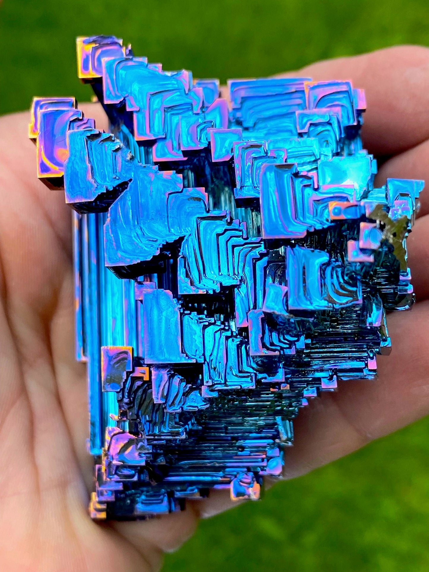 10 Ounce / 282 Gram Blue Bismuth Crystal - B29