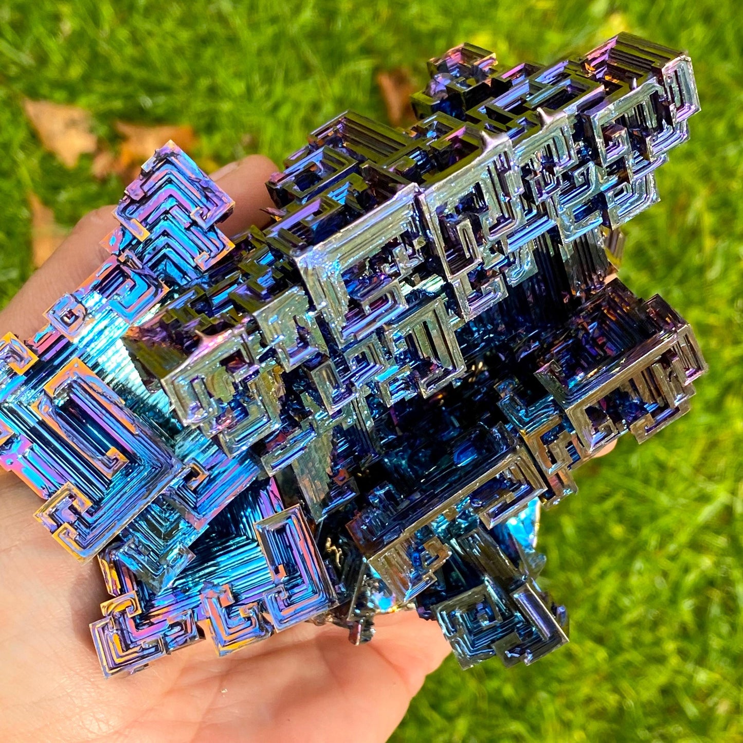 2.5 Pound / 40.5 Ounce Blue Bismuth Crystal - E17