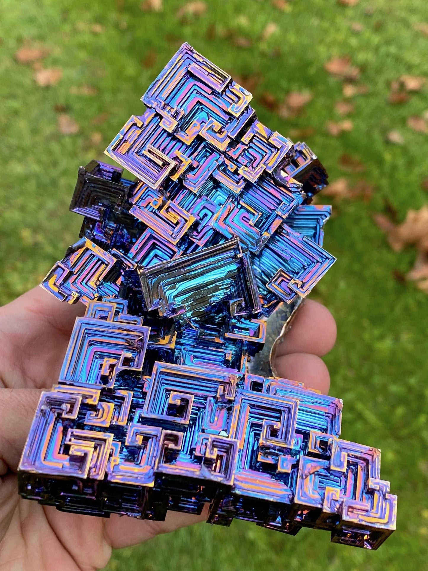 2 Pound / 32 Ounce Blue Bismuth Crystal - E23