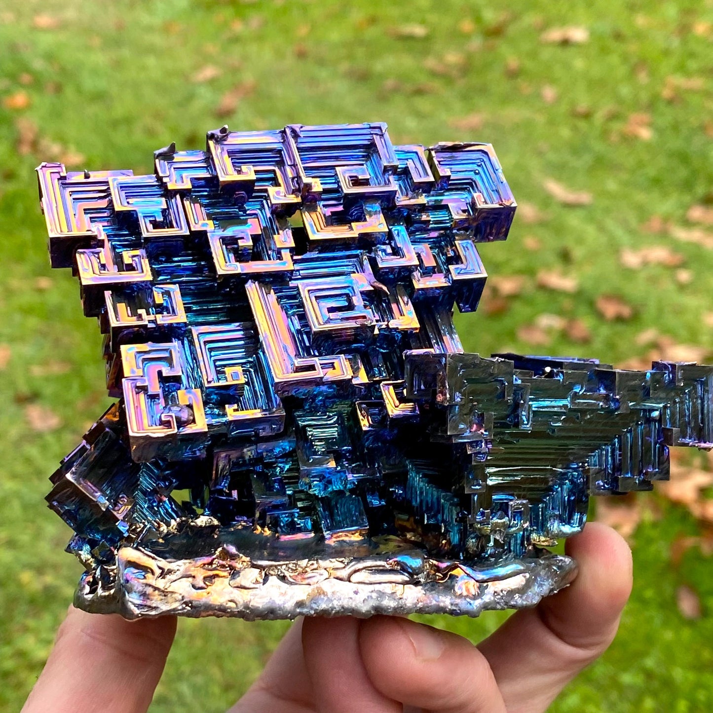 2.5 Pound / 40.5 Ounce Blue Bismuth Crystal - E17