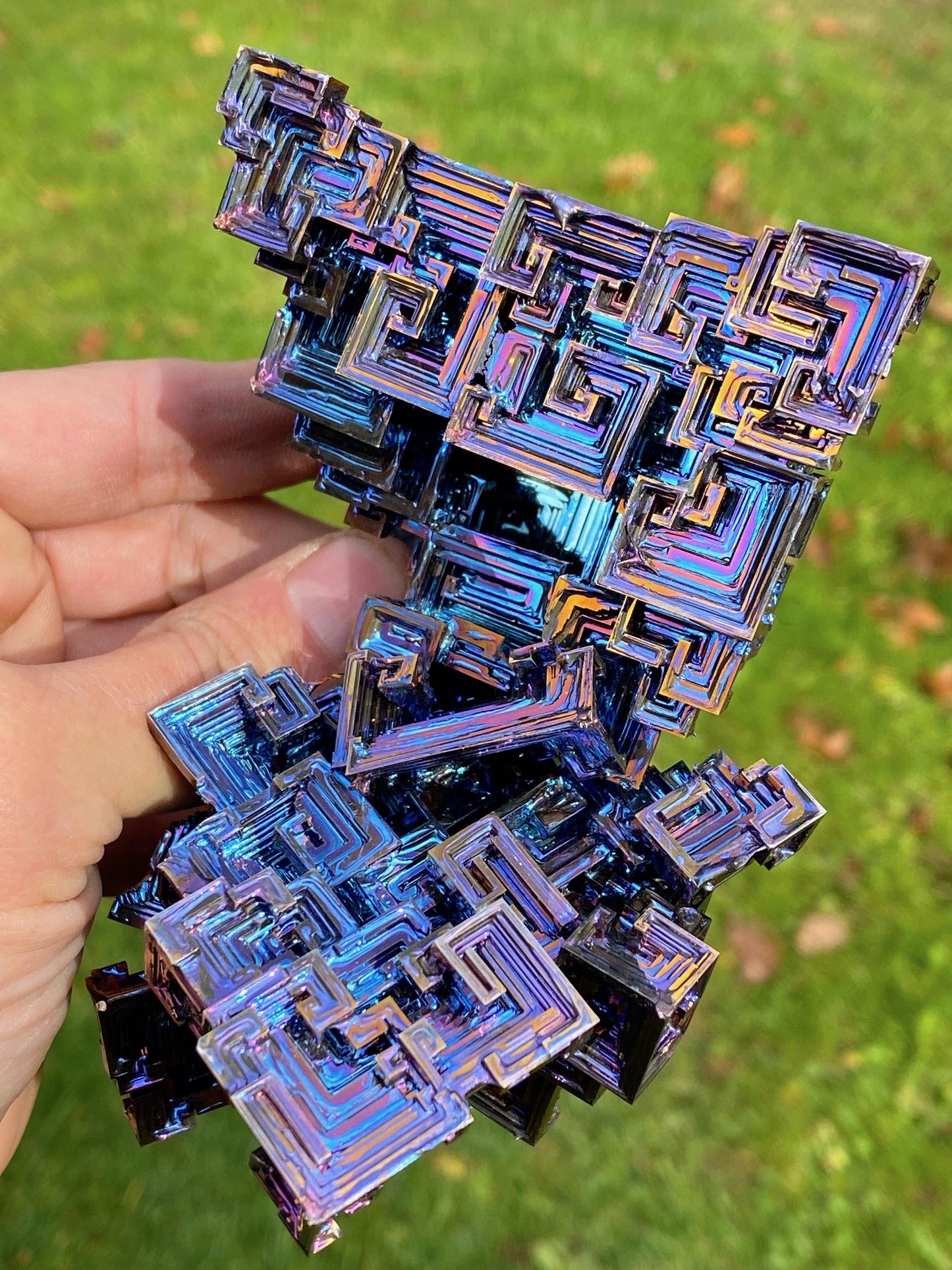 2 Pound / 32 Ounce Blue Bismuth Crystal - E23