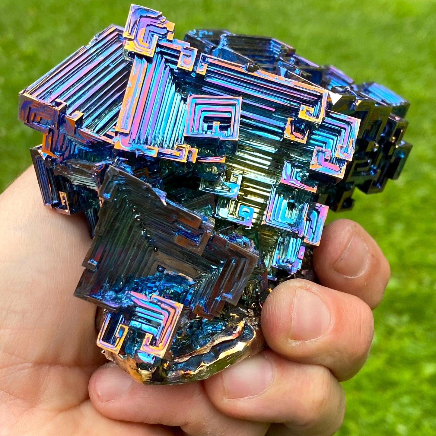 2.2 Pound / 35 Ounce Blue Bismuth Crystal - E32