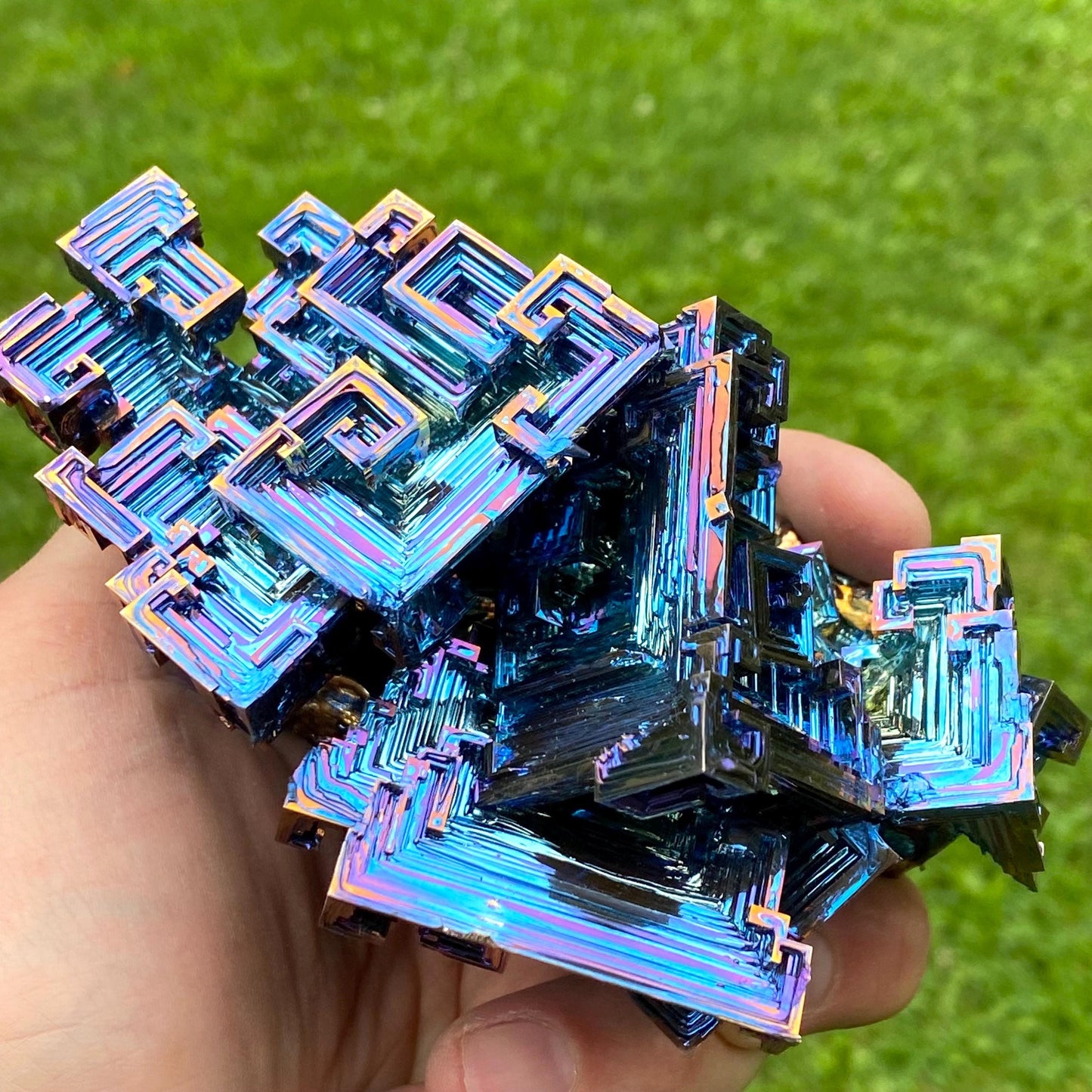 2.2 Pound / 35 Ounce Blue Bismuth Crystal - E32