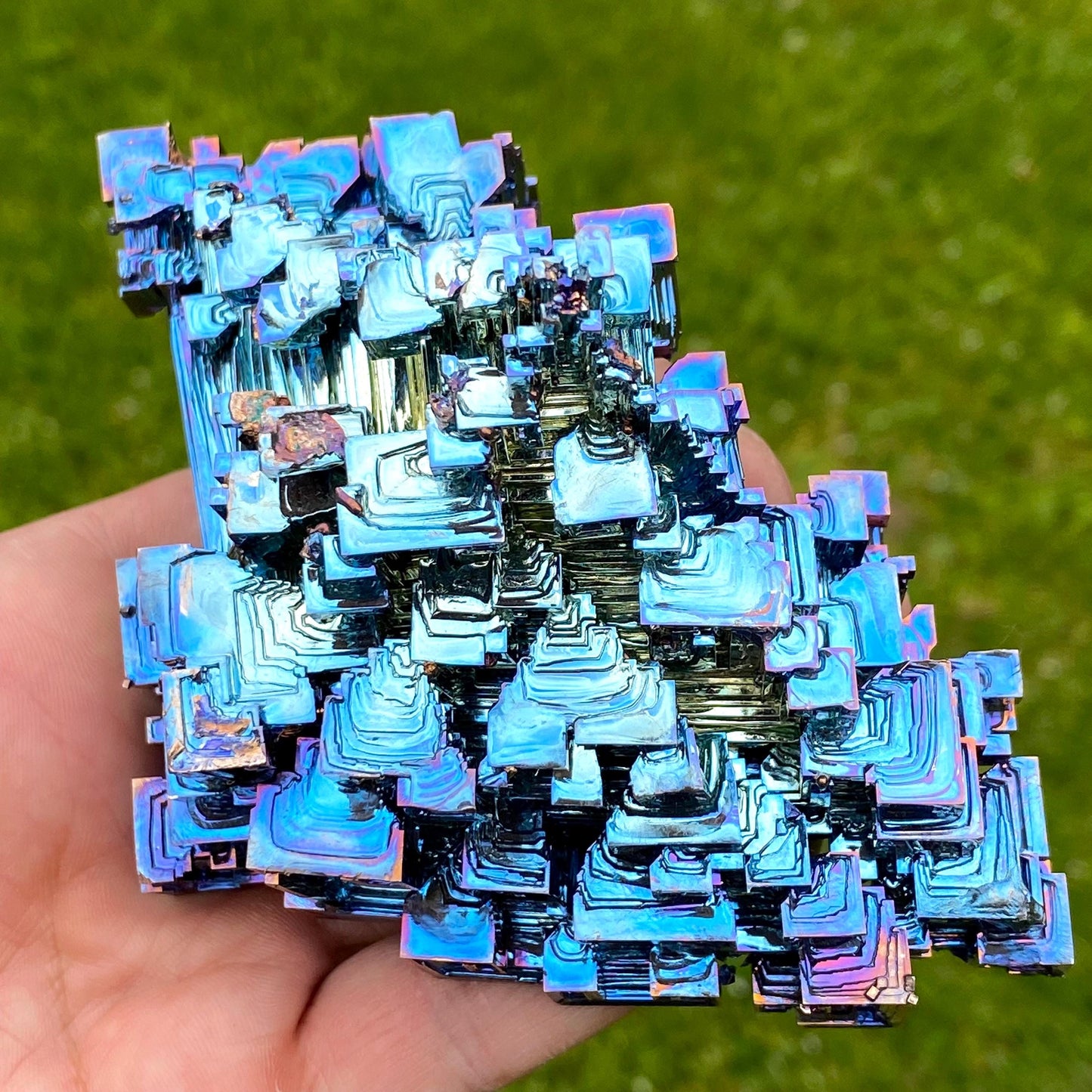 1.3 Pound / 20.5 Ounce Blue Bismuth Crystal - C47